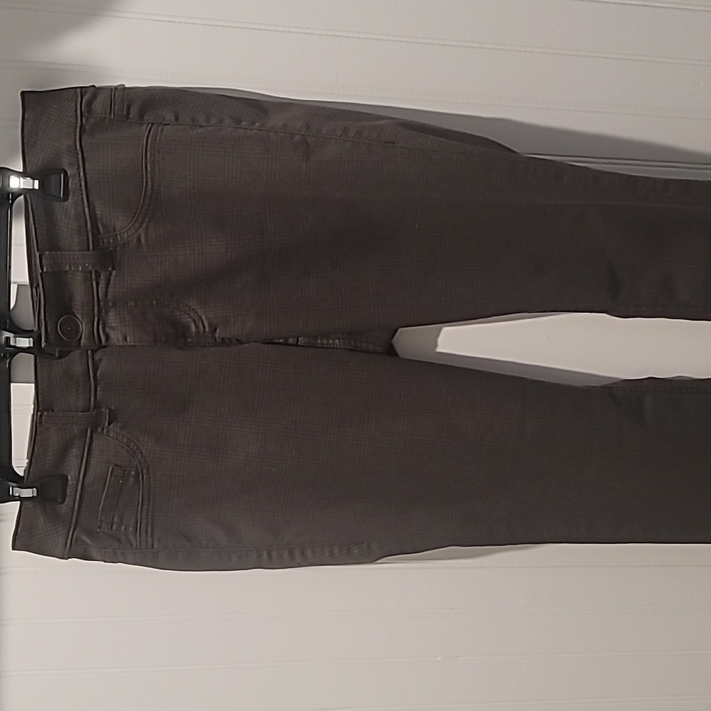 Chic Pre-Owned Torrid Pants - Versatile and Comfortable (Size 0)